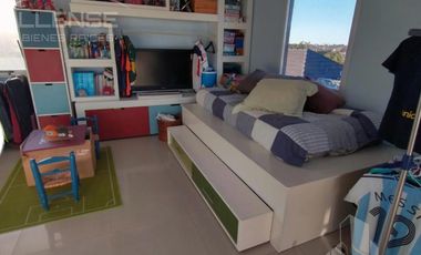 Casa 6 ambientes en 2 plantas en venta - Barrancas de Guido