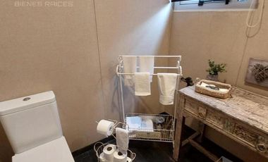 Casa 6 ambientes en 2 plantas en venta - Barrancas de Guido