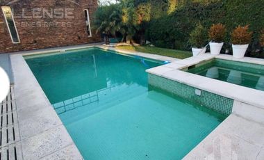 Casa 6 ambientes en 2 plantas en venta - Barrancas de Guido