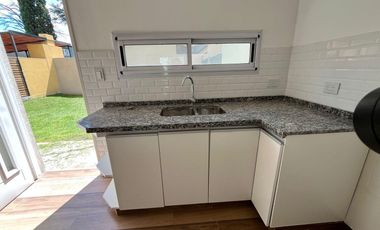 Venta Casa 3 ambientes Barrio Greenhouses