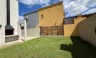 Venta Casa 3 ambientes Barrio Greenhouses