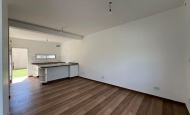 Venta Casa 3 ambientes Barrio Greenhouses