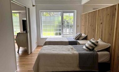 CASA EN VENTA en LAS LOMAS DE SAN ISIDRO con AMPLIOS ESPACIOS, GRAN JARDIN, QUINCHO,