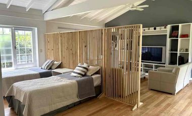 CASA EN VENTA en LAS LOMAS DE SAN ISIDRO con AMPLIOS ESPACIOS, GRAN JARDIN, QUINCHO,
