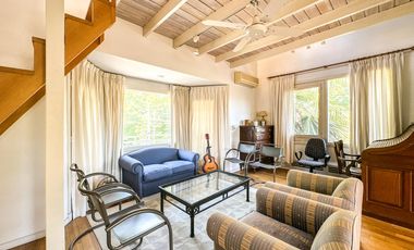 CASA EN VENTA en LAS LOMAS DE SAN ISIDRO con AMPLIOS ESPACIOS, GRAN JARDIN, QUINCHO,