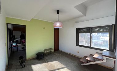 Casa con cochera y patio con piscina a la Venta en Bernal