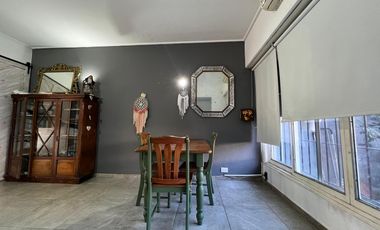 Casa con cochera y patio con piscina a la Venta en Bernal