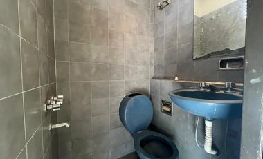 Casa con cochera y patio con piscina a la Venta en Bernal