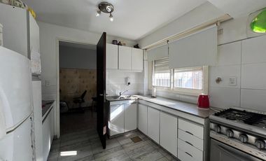 Casa con cochera y patio con piscina a la Venta en Bernal
