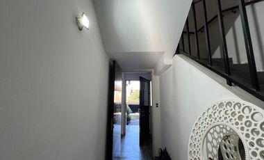 Casa con cochera y patio con piscina a la Venta en Bernal