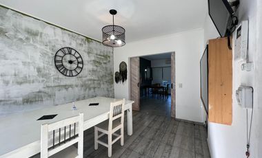 Casa con cochera y patio con piscina a la Venta en Bernal