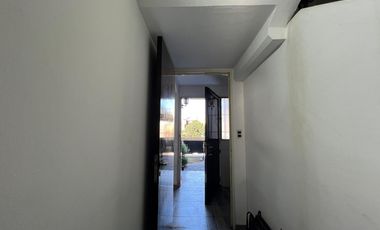 Casa con cochera y patio con piscina a la Venta en Bernal