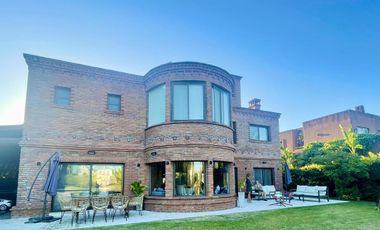 FABULOSA CASA RESIDENCIAL - Los Castores Nordelta