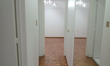 Departamento de 2 ambientes, reciclado, pintado y pisos plastificados.
