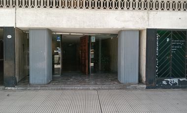 Departamento de 2 ambientes, reciclado, pintado y pisos plastificados.
