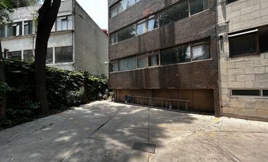 Terreno en venta en Avenida Cuauhtémoc. Benito Juárez