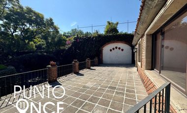 Espectacular Casa Estilo Campestre en Jardines del Pedregal: Espacio, Elegancia