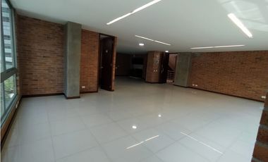 Se arrienda oficina en Medellín