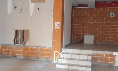 Local Comercial ideal para laboratorio o farmacia, Zona de Hospitales