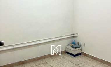 Local Comercial ideal para laboratorio o farmacia, Zona de Hospitales