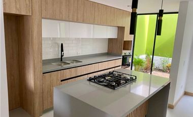 Casa nueva de tres pisos en venta Barrio Las Mercedes Palmira Valle