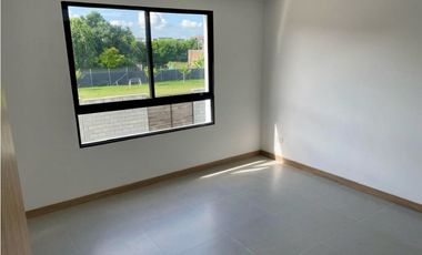 Casa nueva de tres pisos en venta Barrio Las Mercedes Palmira Valle