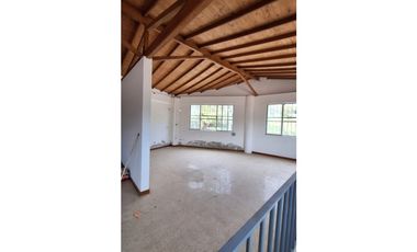 *Venta de casa lote o bodega en San Francisco, Copacabana