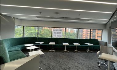 SE ARRIENDA OFICINA EN EL POBLADO