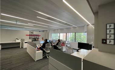 SE ARRIENDA OFICINA EN EL POBLADO