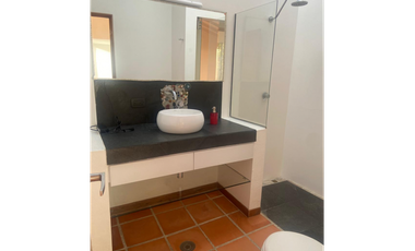 Casa con terraza  y patio  En Unidad Abierta El Retiro