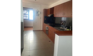 Casa con terraza  y patio  En Unidad Abierta El Retiro