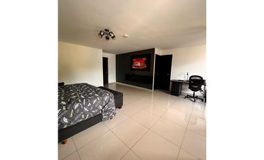 ALTOS DEL BOSQUE / EL DORAL / 4 HABITACIONES / 320m2 / AMPLIA TERRAZA