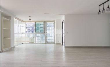 Venta: Apartamento en Avenida Balboa, PH Belle View