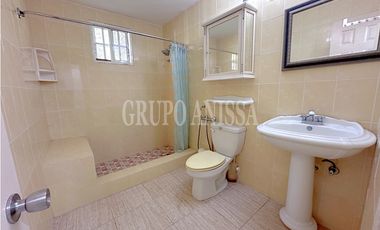 OPORTUNIDAD! Se Vende Casa de esquina Altos del María