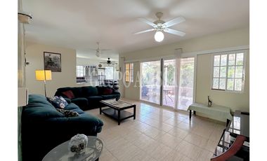 OPORTUNIDAD! Se Vende Casa de esquina Altos del María