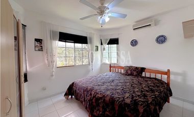 OPORTUNIDAD! Se Vende Casa de esquina Altos del María