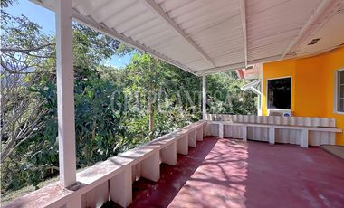 OPORTUNIDAD! Se Vende Casa de esquina Altos del María