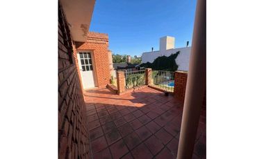 VENTA CASA URCA CORDOBA PILETA 4 DORMITORIOS