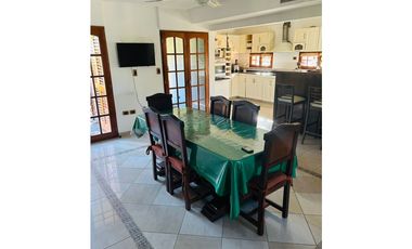 VENTA CASA URCA CORDOBA PILETA 4 DORMITORIOS
