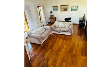 VENTA CASA URCA CORDOBA PILETA 4 DORMITORIOS