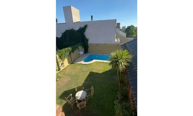 VENTA CASA URCA CORDOBA PILETA 4 DORMITORIOS