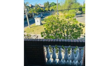 VENTA CASA URCA CORDOBA PILETA 4 DORMITORIOS