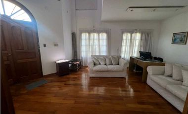 VENTA CASA URCA CORDOBA PILETA 4 DORMITORIOS