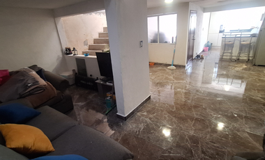Venta de Casa en San Lorenzo Tepatitlán, Estado de México