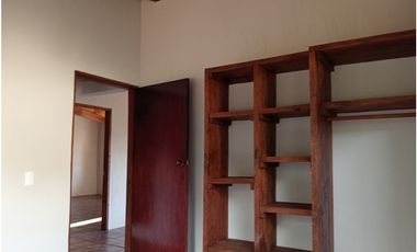 CASA EN RENTA CIRCUITO AVANDARO