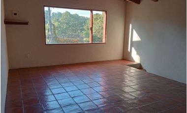 CASA EN RENTA CIRCUITO AVANDARO