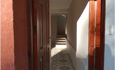 CASA EN RENTA CIRCUITO AVANDARO
