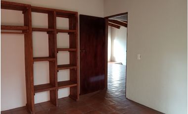 CASA EN RENTA CIRCUITO AVANDARO