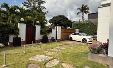 Bosques De Normandia Casa En Venta 5 Habitaciones 2 Niveles 384m2 Floridablamca, Santander Ml 15221