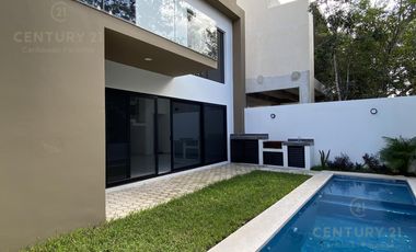 Tu Nueva casa en Residencial Vía Cumbres en Venta en Cancun C3952